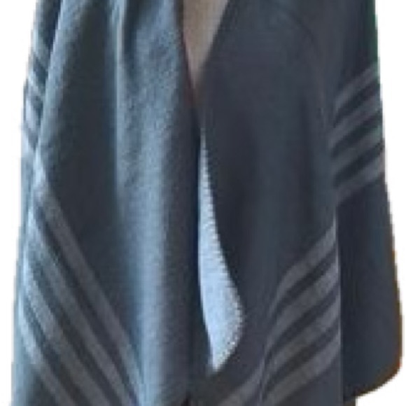 BB DAKOTA, gray stripe reversible whip stitch blanket wrap shawl - Picture 8 of 8
